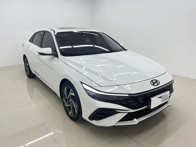 2023 Hyundai Elantra 1.5L CVT LUX Premium