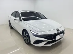 2023 Hyundai Elantra 1.5L CVT LUX Premium, белый — фото 2