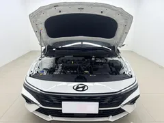 2023 Hyundai Elantra 1.5L CVT LUX Premium, белый — фото 10