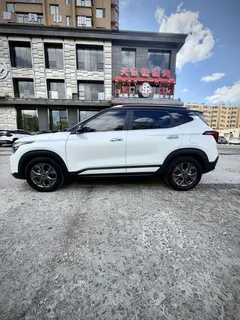 2023 Kia Seltos 1.5L IVT Luxury, белый — фото 8