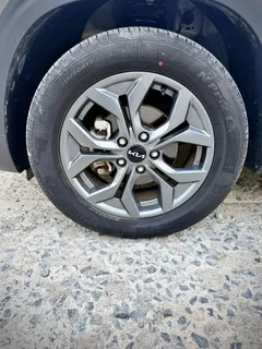2023 Kia Seltos 1.5L IVT Luxury, белый — фото 9