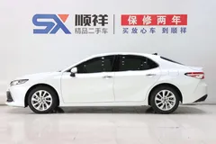 2021 Toyota Camry 2.0G Luxury, белый — фото 5
