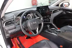 2021 Toyota Camry 2.0G Luxury, белый — фото 9