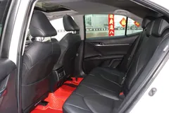 2021 Toyota Camry 2.0G Luxury, белый — фото 10