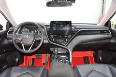 2021 Toyota Camry 2.0G Luxury, белый — фото 11
