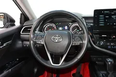 2021 Toyota Camry 2.0G Luxury, белый — фото 12