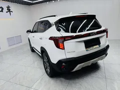2023 Kia Seltos 1.5L IVT Luxury, белый — фото 17