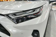 2023 Toyota RAV4 2.0L CVT 2WD 20th Anniversary Platinum, белый — фото 2