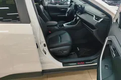 2023 Toyota RAV4 2.0L CVT 2WD 20th Anniversary Platinum, белый — фото 6