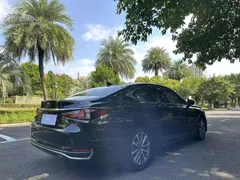 2022 Lexus ES 200 Excellence, чёрный — фото 4