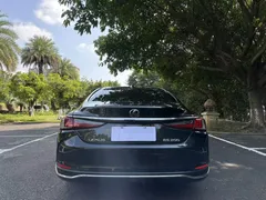 2022 Lexus ES 200 Excellence, чёрный — фото 5
