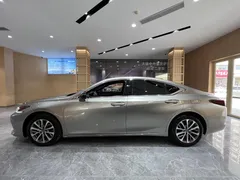 2022 Lexus ES 200 Excellence — фото 5