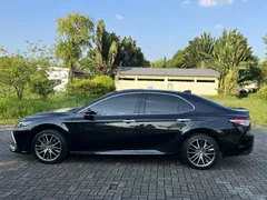 2021 Toyota Camry 2.5G Luxury, чёрный — фото 8