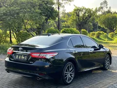 2021 Toyota Camry 2.5G Luxury, чёрный — фото 11
