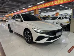 2023 Hyundai Elantra 1.5L CVT LUX Premium, белый — фото 3