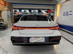 2023 Hyundai Elantra 1.5L CVT LUX Premium, белый — фото 7