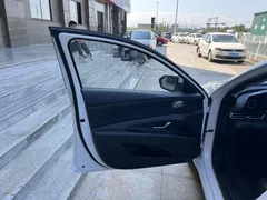2023 Hyundai Elantra 1.5L CVT GLX Elite, белый — фото 13