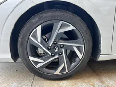 2023 Hyundai Elantra 1.5L CVT GLX Elite, белый — фото 14