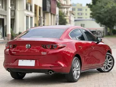 2022 Mazda Mazda3 2.0L AT, красный — фото 4