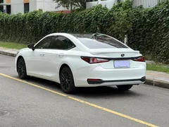 2022 Lexus ES 200 Excellence, белый — фото 4