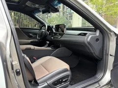 2022 Lexus ES 200 Excellence, белый — фото 13