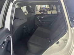 2021 Toyota RAV4 2.0L CVT 2WD Fashion, белый — фото 5
