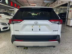 2021 Toyota RAV4 2.0L CVT 2WD Fashion, белый — фото 9