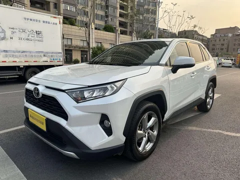 2021 Toyota RAV4 2.0L CVT 4WD Fashion Plus