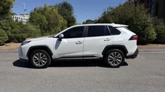 2022 Toyota Wildlander 2.0L 2WD Luxury, белый — фото 12