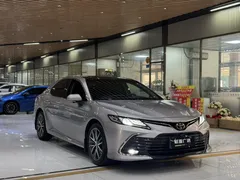 2021 Toyota Camry 2.5G Luxury — фото 3