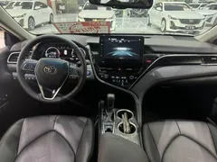 2021 Toyota Camry 2.5G Luxury — фото 7