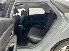 2021 Hyundai Elantra 1.5L CVT LUX Premium — фото 10