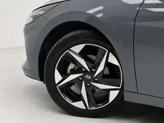 2021 Hyundai Elantra 1.5L CVT LUX Premium — фото 16