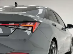 2021 Hyundai Elantra 1.5L CVT LUX Premium — фото 19