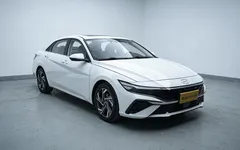 2023 Hyundai Elantra 1.5L CVT LUX Premium, белый — фото 3