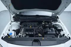 2023 Hyundai Elantra 1.5L CVT LUX Premium, белый — фото 17