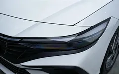 2023 Hyundai Elantra 1.5L CVT LUX Premium, белый — фото 19