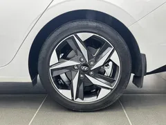 2022 Hyundai Elantra 1.5L CVT GLX Elite, белый — фото 16
