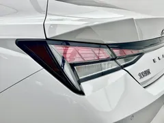 2022 Hyundai Elantra 1.5L CVT GLX Elite, белый — фото 20