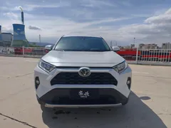 2022 Toyota RAV4 2.0L CVT 2WD Fashion, белый — фото 2