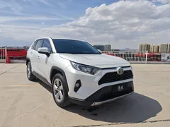 2022 Toyota RAV4 2.0L CVT 2WD Fashion, белый — фото 3