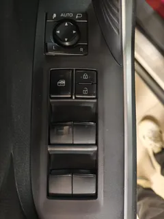 2022 Toyota RAV4 2.0L CVT 2WD Fashion, белый — фото 8