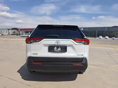 2022 Toyota RAV4 2.0L CVT 2WD Fashion, белый — фото 17
