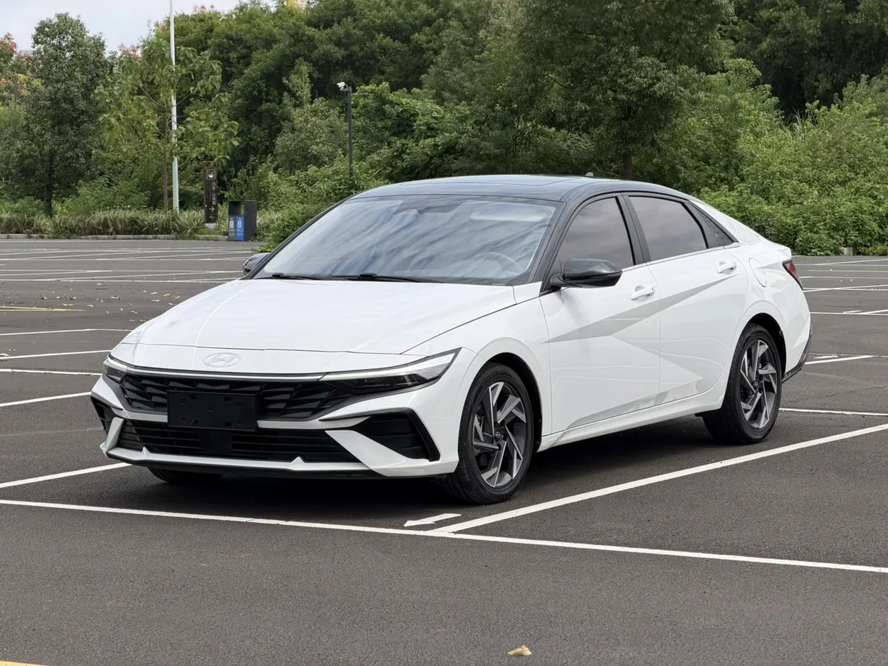 2023 Hyundai Elantra 1.5L CVT LUX Premium