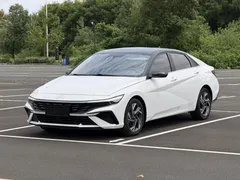 2023 Hyundai Elantra 1.5L CVT LUX Premium, белый — фото 1