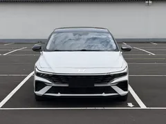 2023 Hyundai Elantra 1.5L CVT LUX Premium, белый — фото 2
