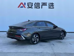 2023 Hyundai Elantra 1.5L CVT LUX Premium — фото 4