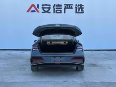 2023 Hyundai Elantra 1.5L CVT LUX Premium — фото 8