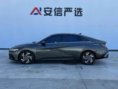 2023 Hyundai Elantra 1.5L CVT LUX Premium — фото 9