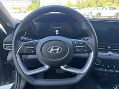 2023 Hyundai Elantra 1.5L CVT LUX Premium — фото 10